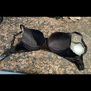 Black Victoria’s Secret bra